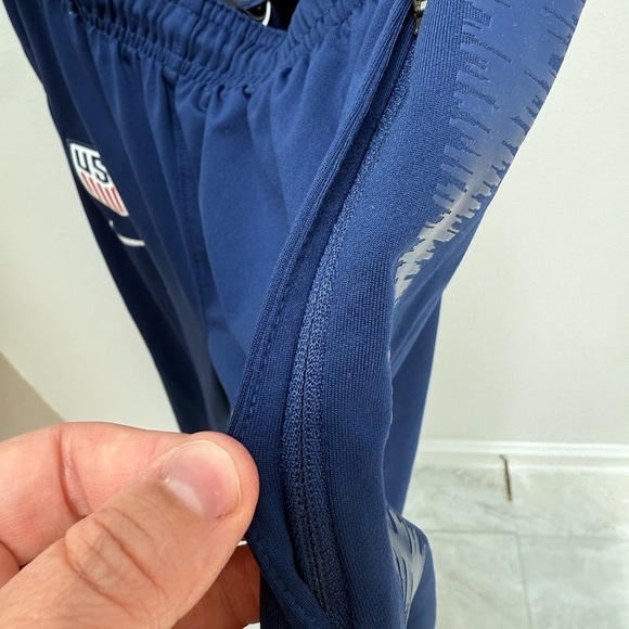 Nike Youth USMNT Soccer Pants XL | USA Team | Small Flaw - Picture 10 of 11
